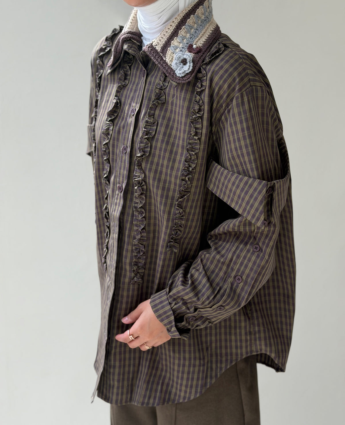 Crochet collar shirt