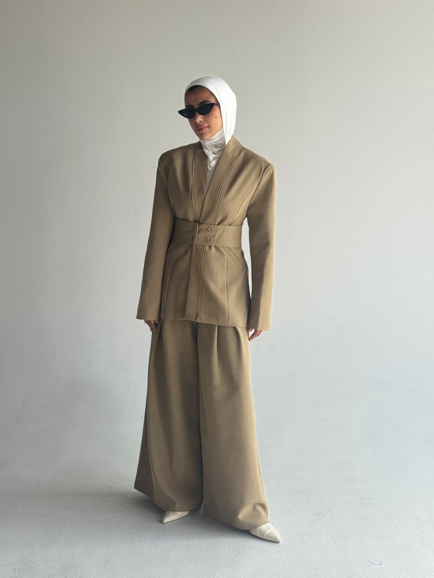 Veyra Suit ( khaki )