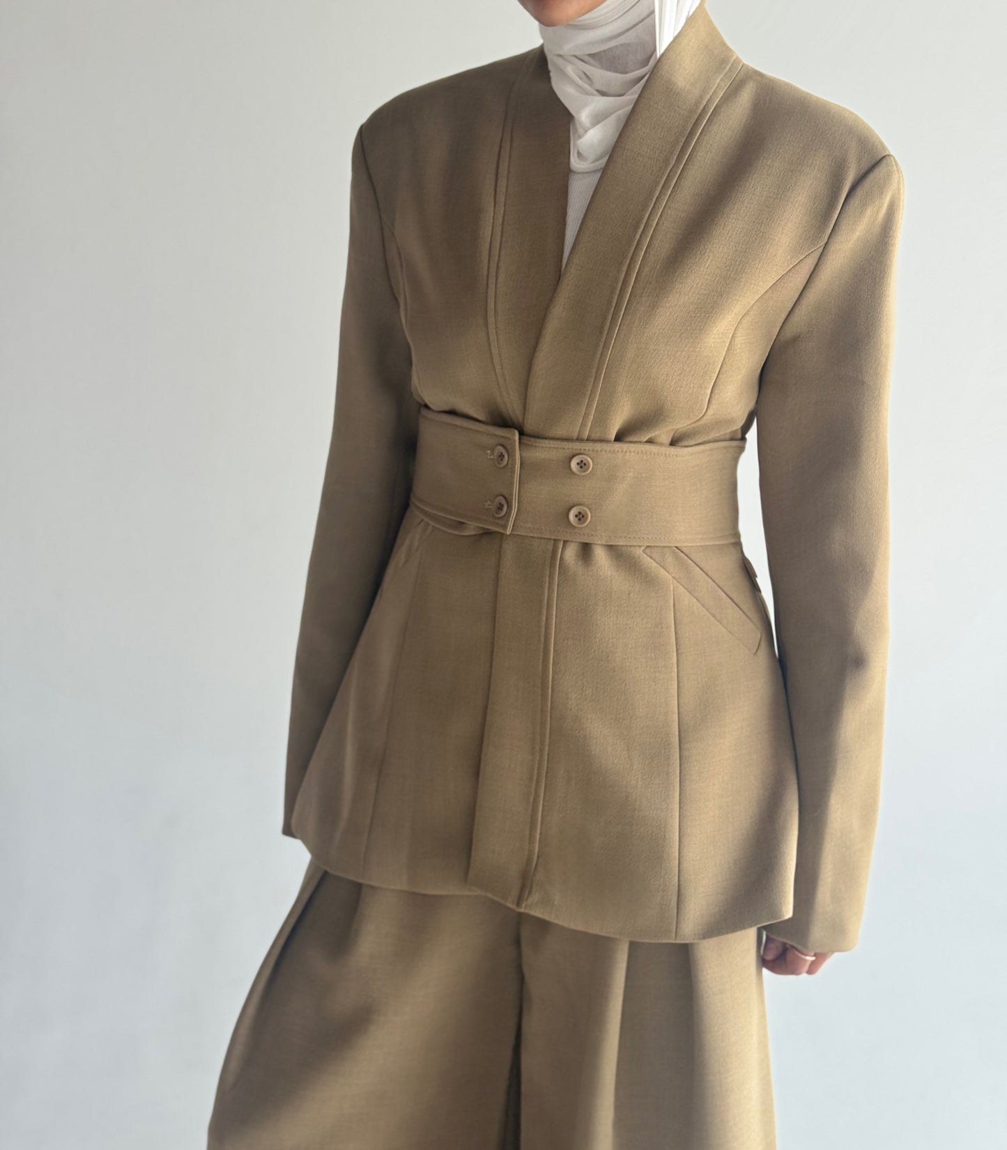 Veyra Suit ( khaki )