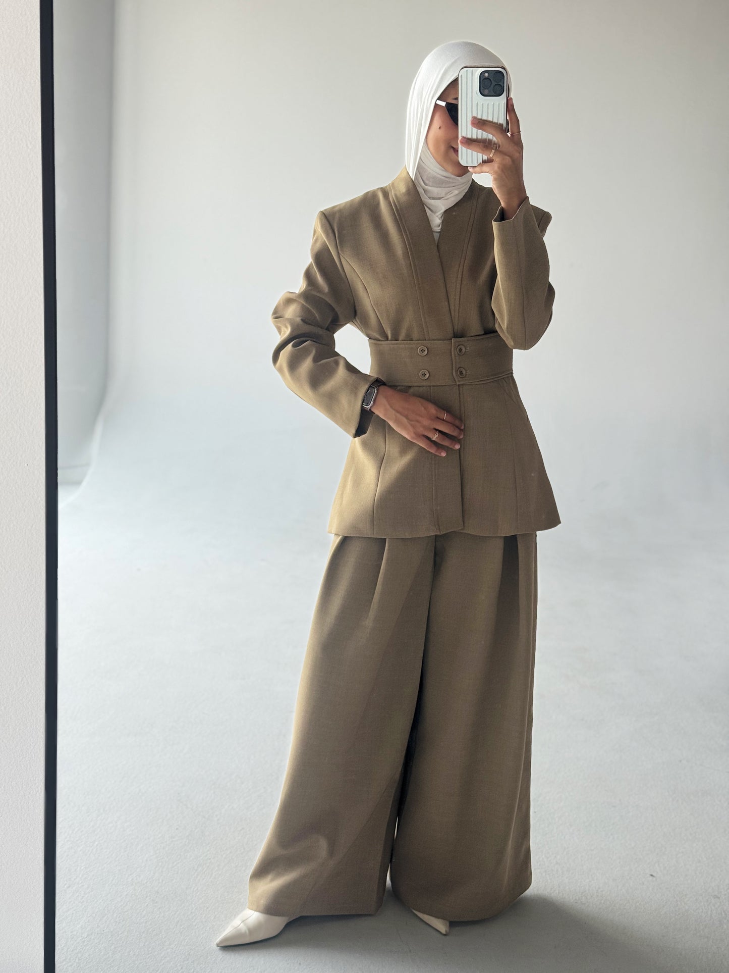 Veyra Suit ( khaki )