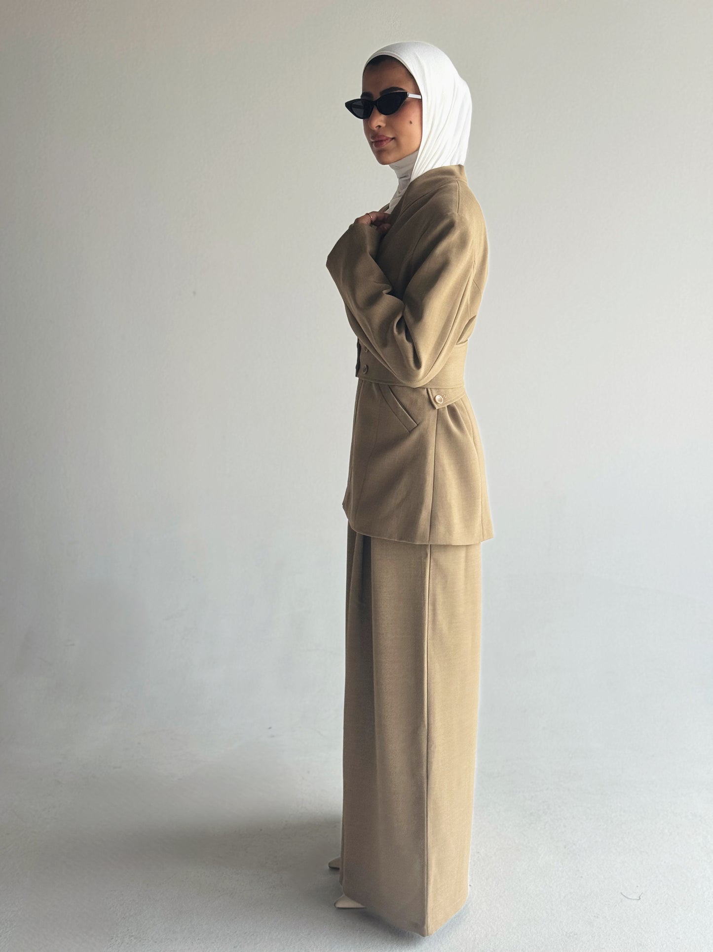 Veyra Suit ( khaki )