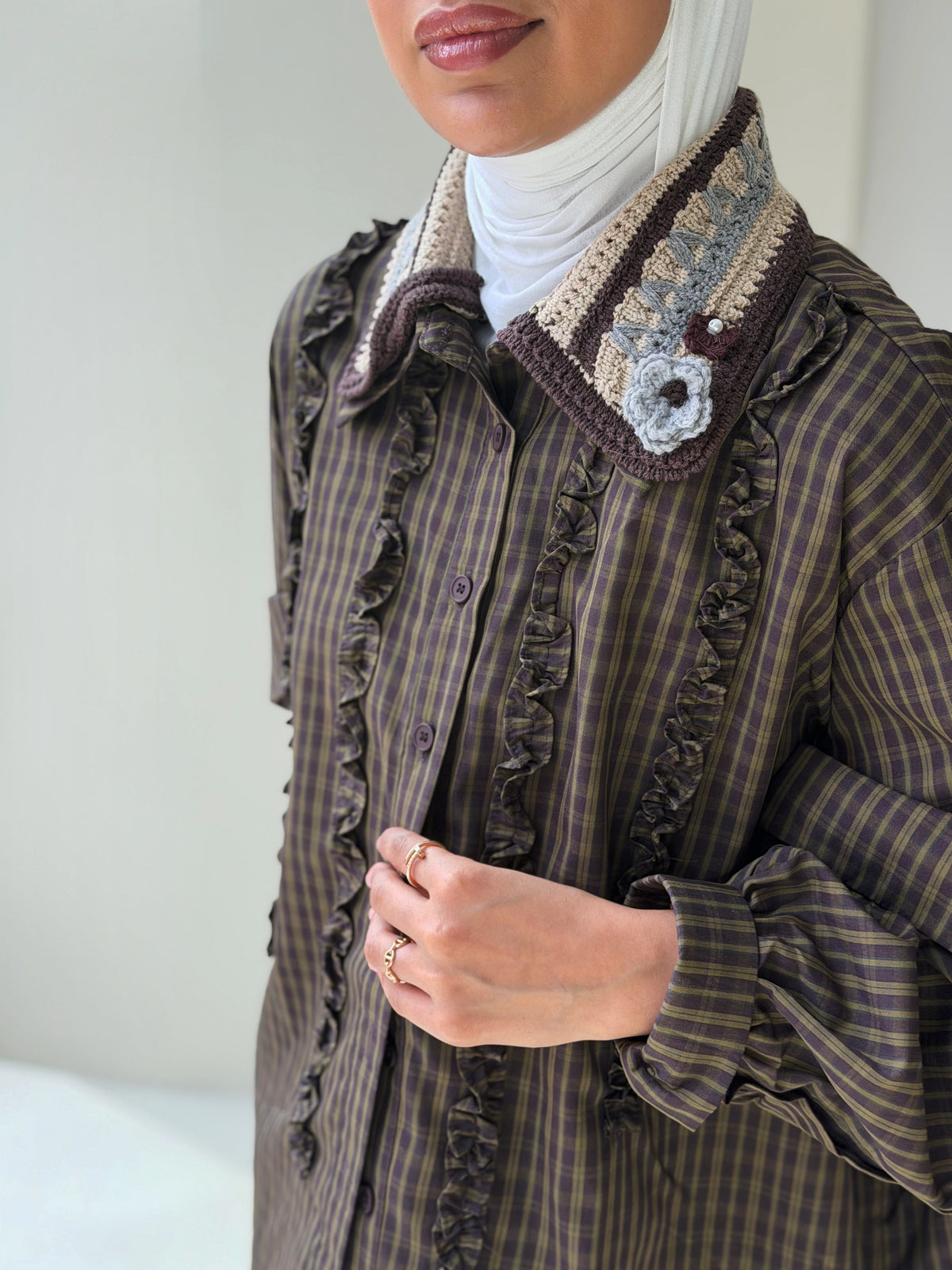 Crochet collar shirt