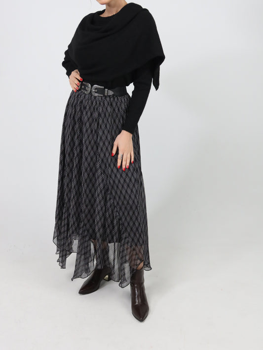 Black plaid skirt- تنوره فقط