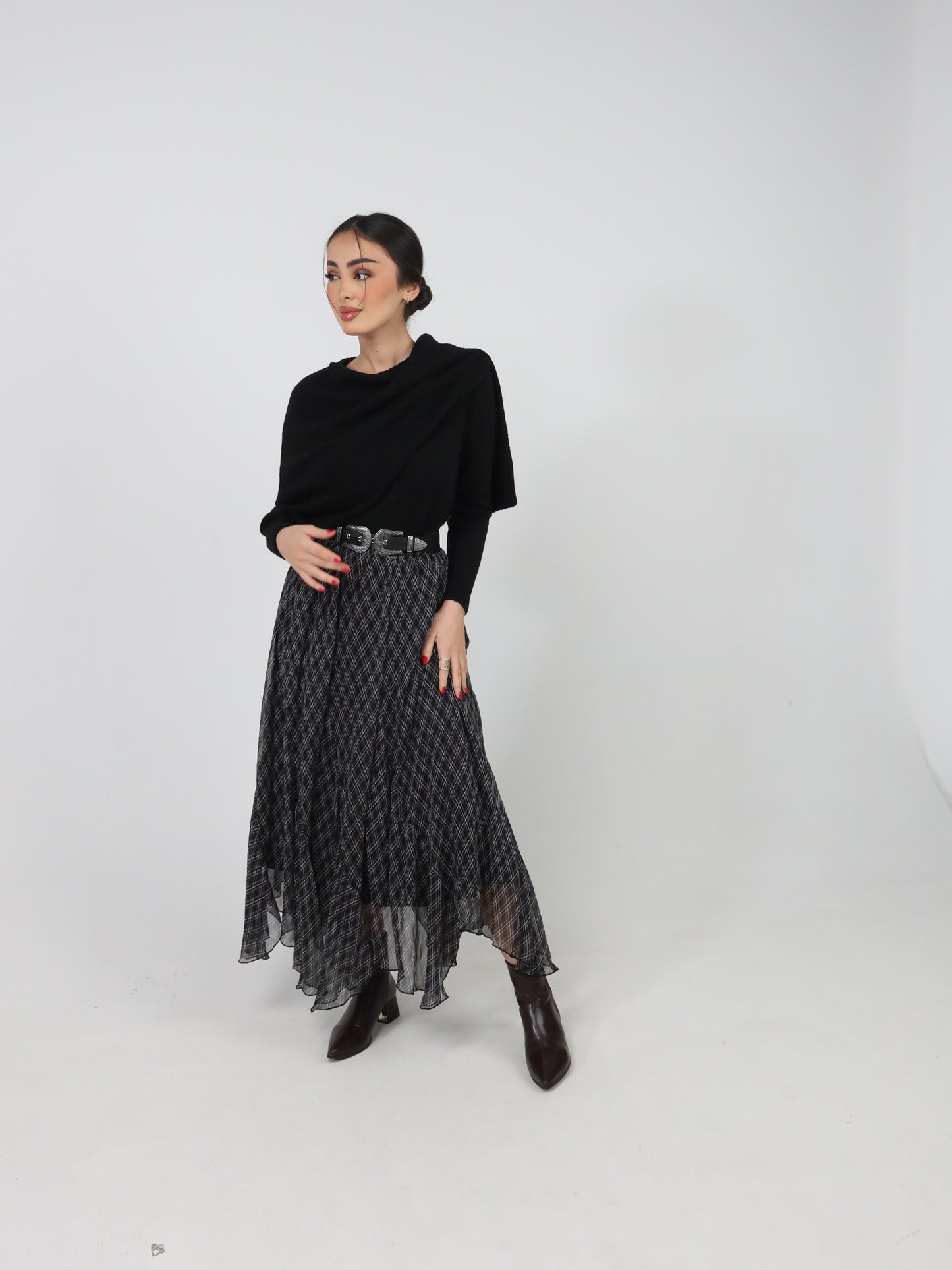 Black plaid skirt- تنوره فقط