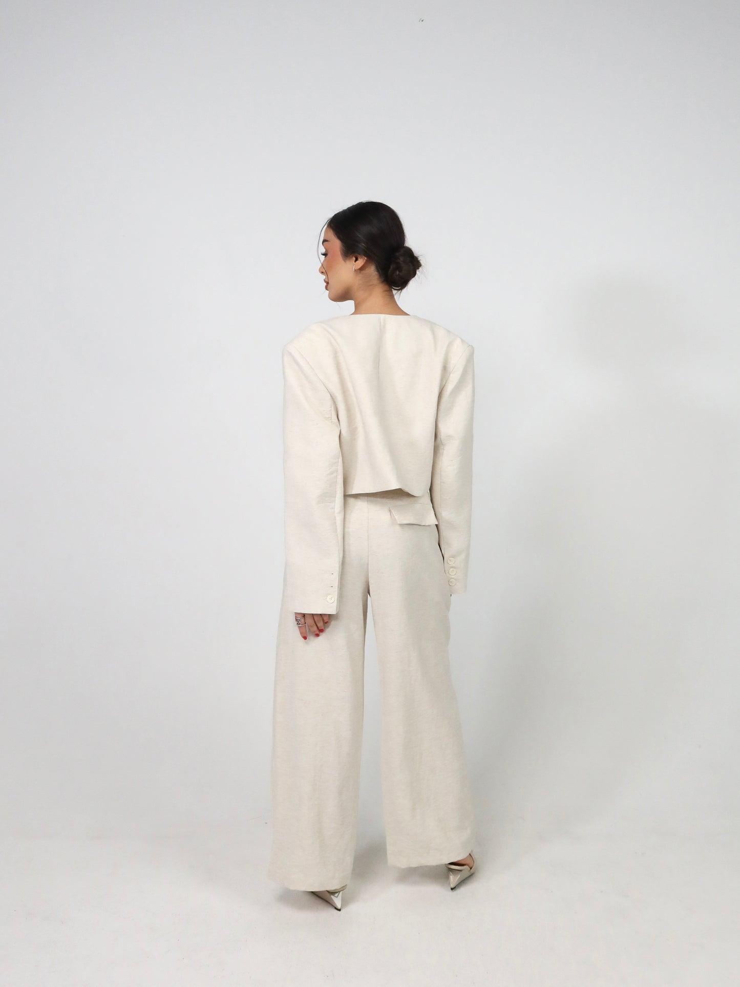 Ecru 3 Pieces Set بدلة ٣ قطع